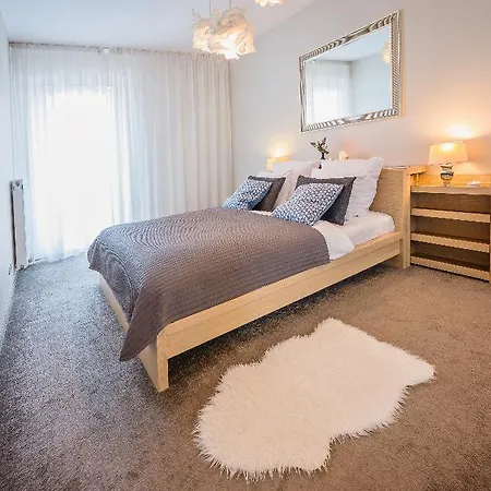 Design Centrum-garbary Street Apartment